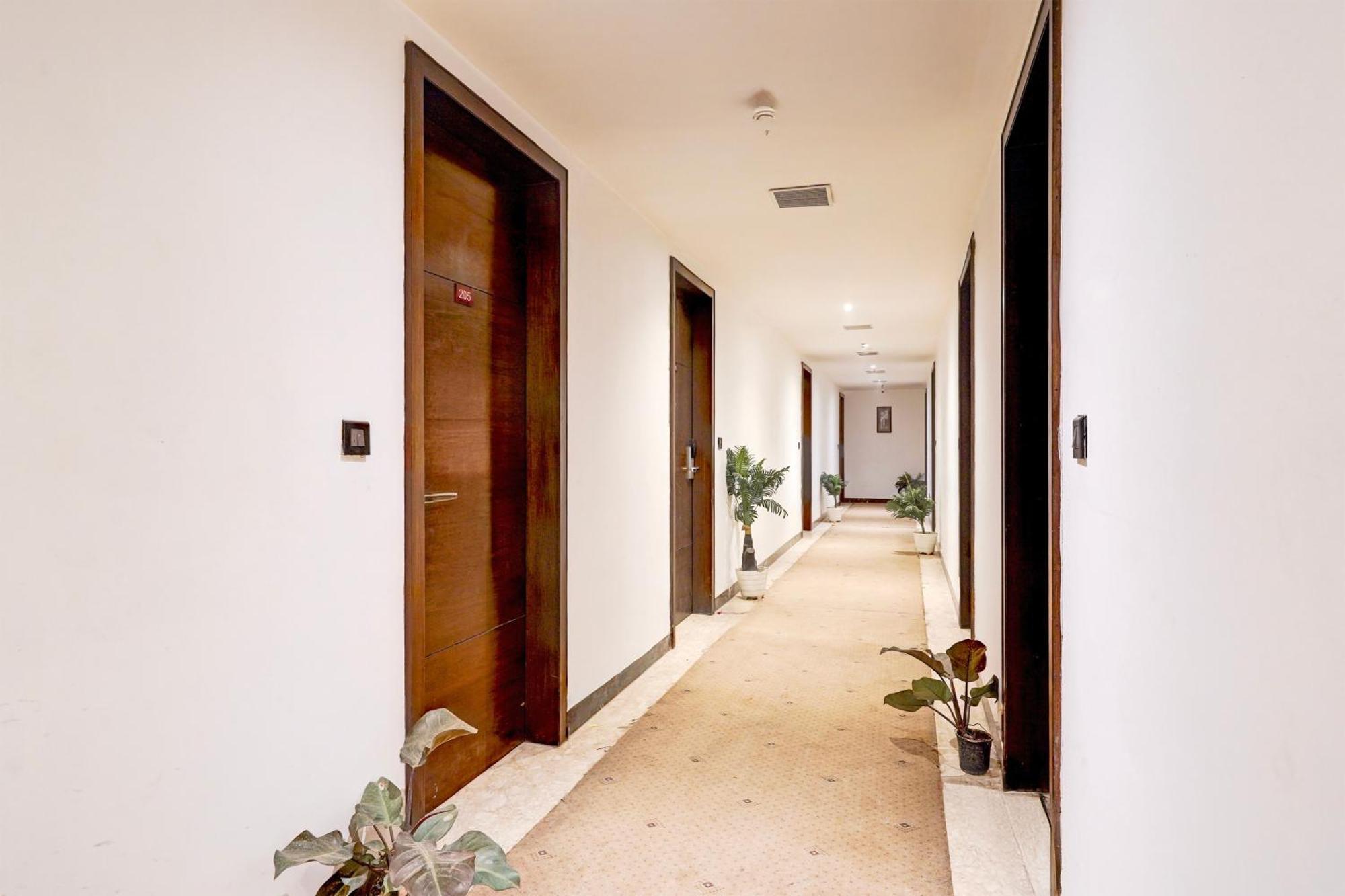 Townhouse Oak Agra Near Sultanganj Puliya Formerly Bb Grand Bagian luar foto