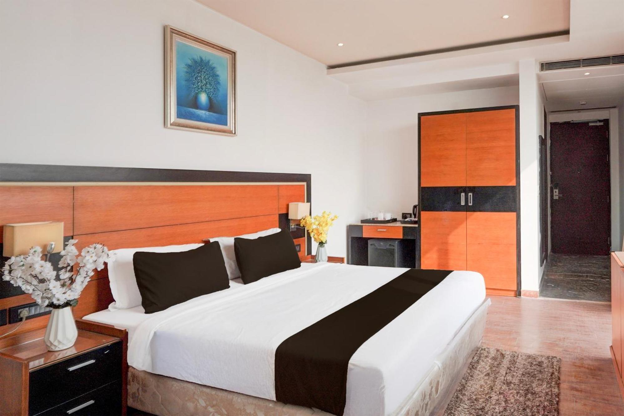 Townhouse Oak Agra Near Sultanganj Puliya Formerly Bb Grand Bagian luar foto
