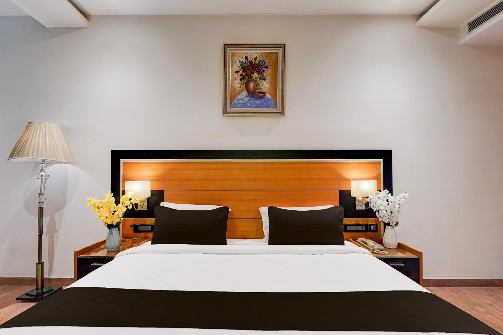 Townhouse Oak Agra Near Sultanganj Puliya Formerly Bb Grand Bagian luar foto